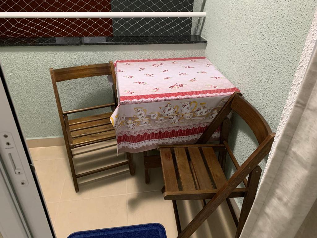  Apto Condomínio Vila Monrealle