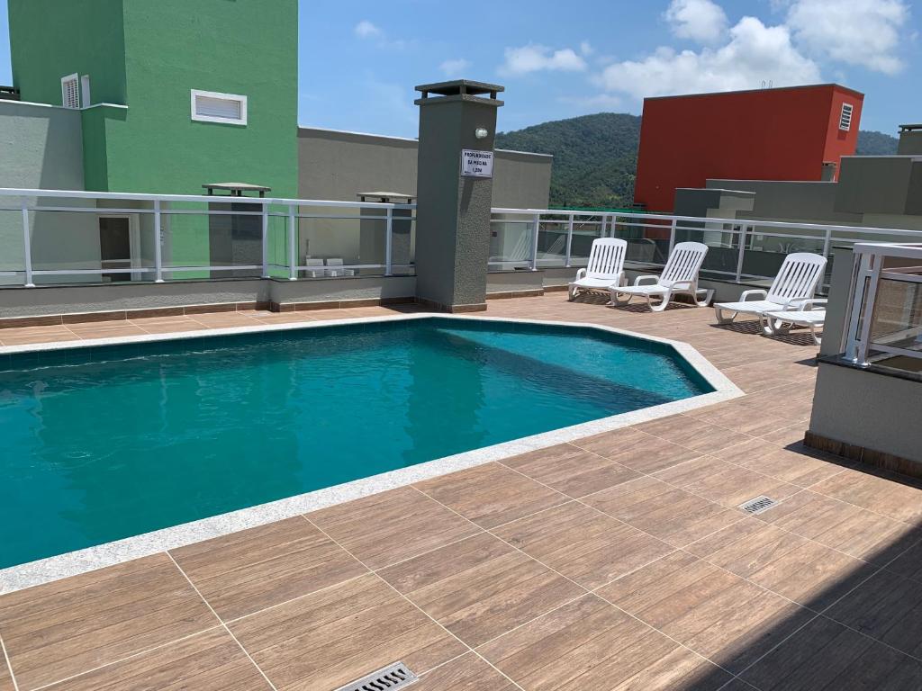  Apto Condomínio Vila Monrealle