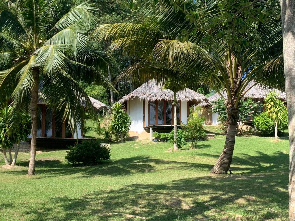 Inhale @ Hill - Bungalow With Sea View