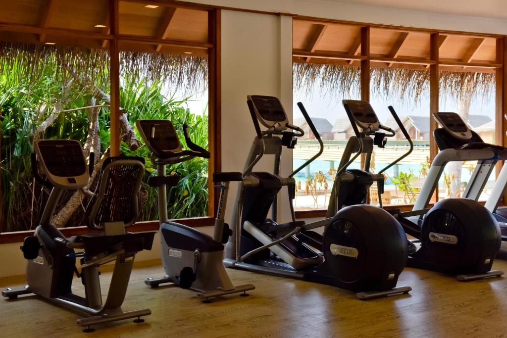 Fitness centrum a/nebo fitness zařízení v ubytování Milaidhoo Maldives
