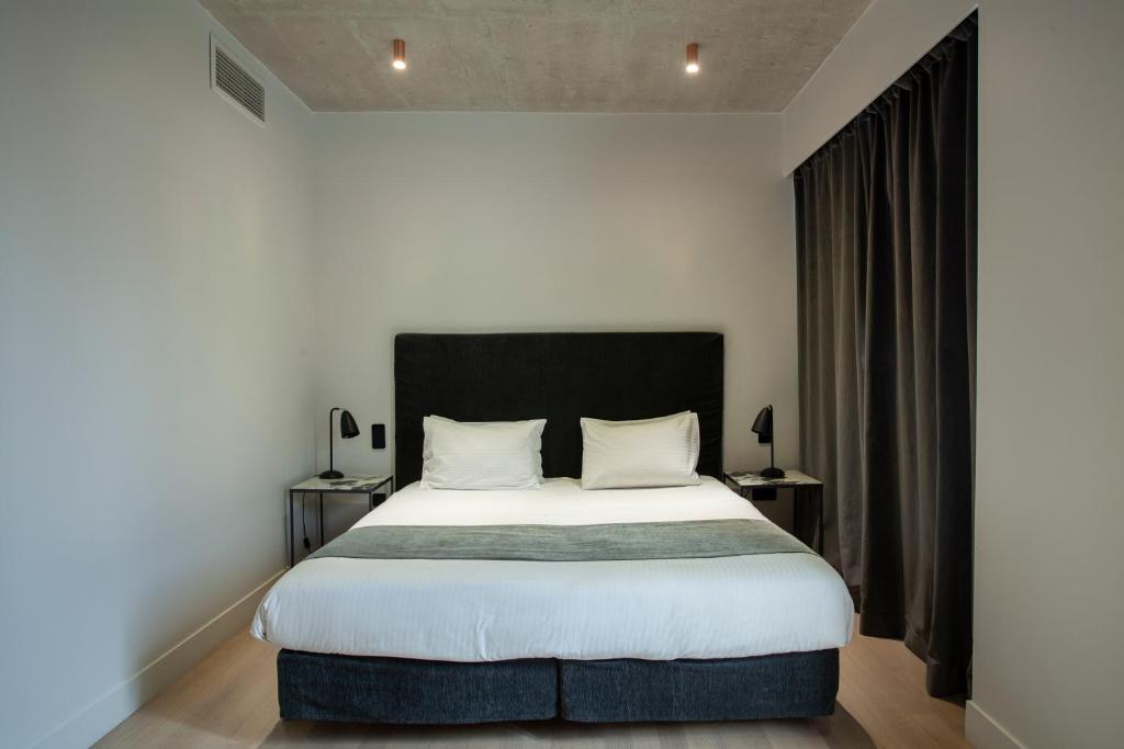 
Family Room with Bath
