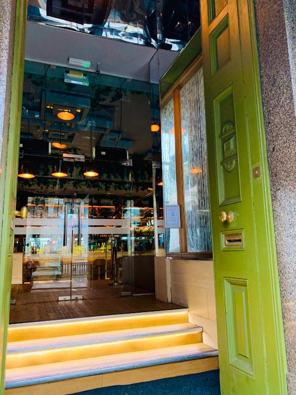 The Sir Thomas Hotel