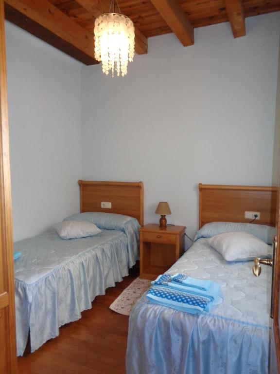 Posteľ alebo postele v izbe v ubytovaní HOTEL RURAL LA ROMEROSA