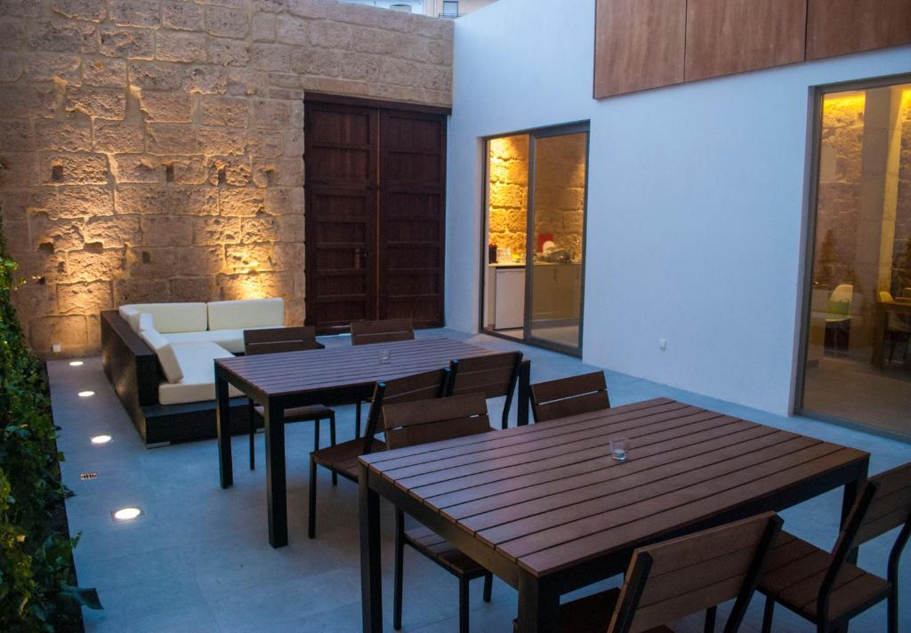 A seating area at Youth Hostel Jávea