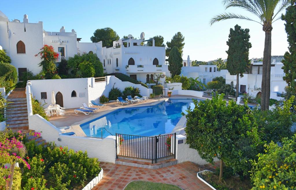 Yellow Jasper - Gemstone Getaway, Marbella – Bijgewerkte ...