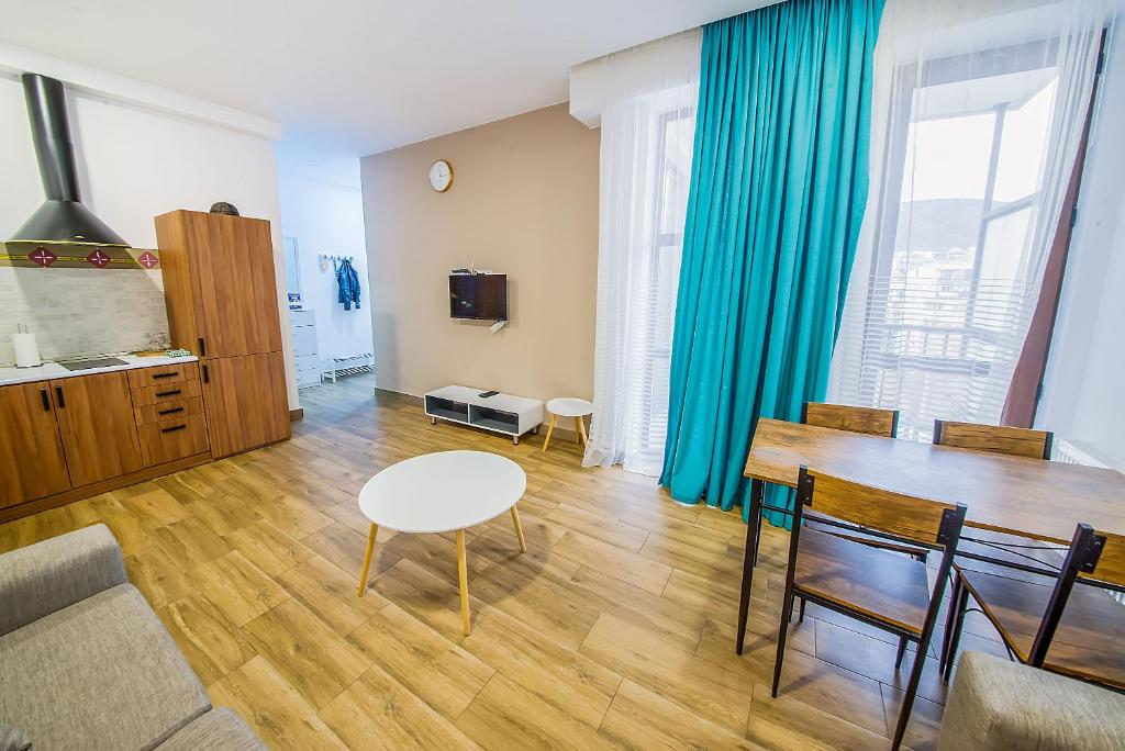 BFG Suites Apartments - Apartment With Balcony