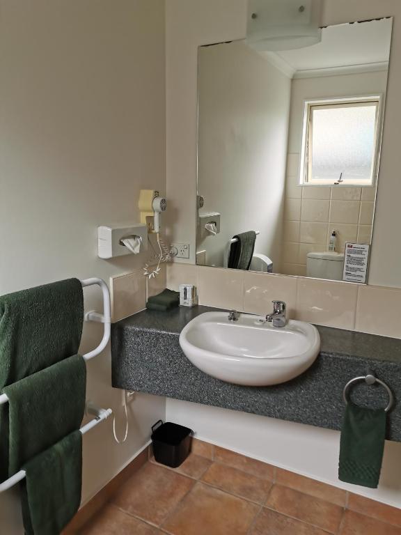 Bks Egmont Motor Lodge - Resim 36