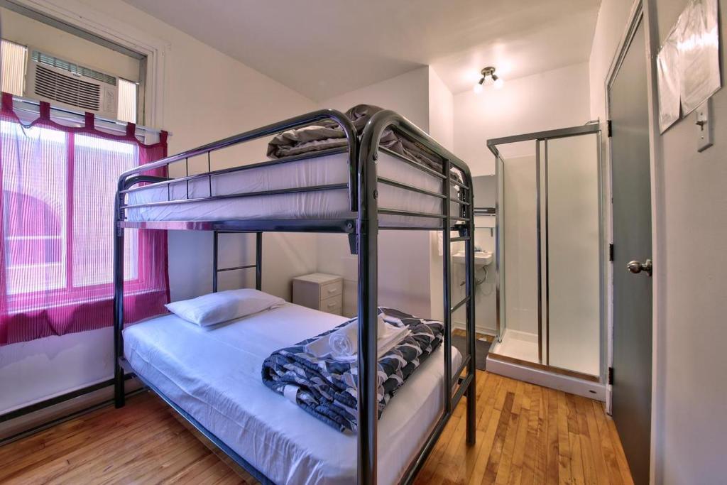 Postel nebo postele na pokoji v ubytování Hotel Mini Inc