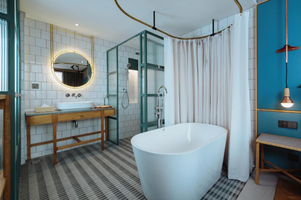 Koupelna v ubytování KLoe Hotel