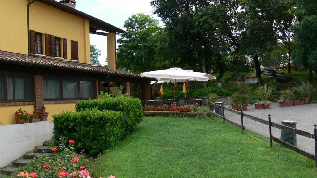 Ogród w obiekcie Tenuta Le Sorgive Agriturismo