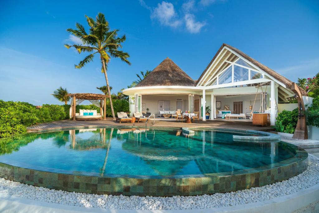 Bazén v ubytování Milaidhoo Maldives nebo v jeho okolí