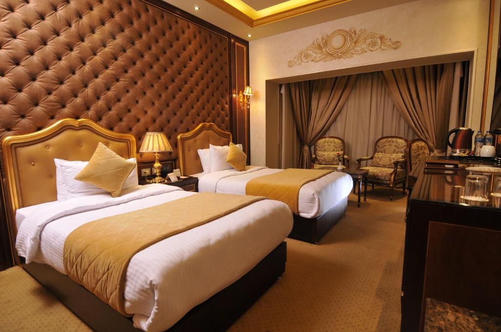 Golden Inn Hotel - 