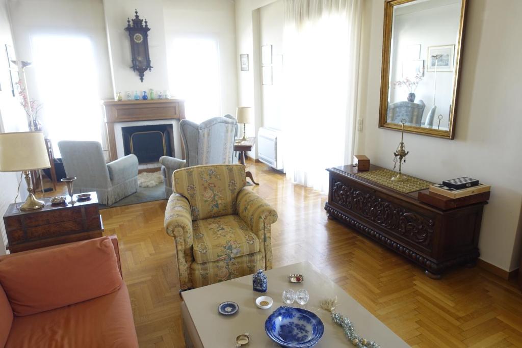 Eleni's home in Athens-room rental, Athen – Aktualisierte Preise für 2024