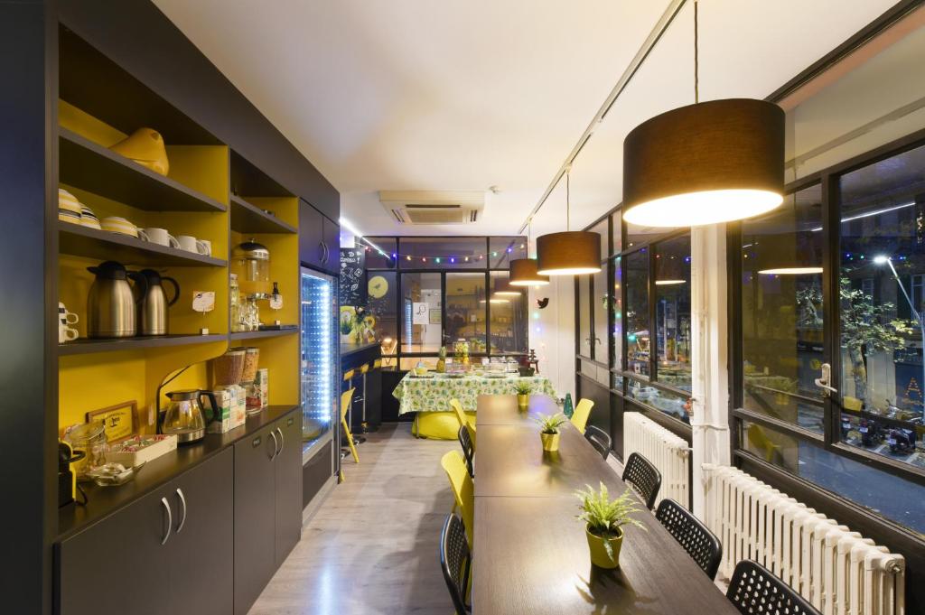 Uma área de estar em Free Hostels Barcelona