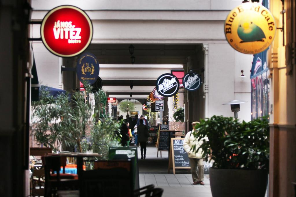 Gozsdu Court Budapest - Resim 22