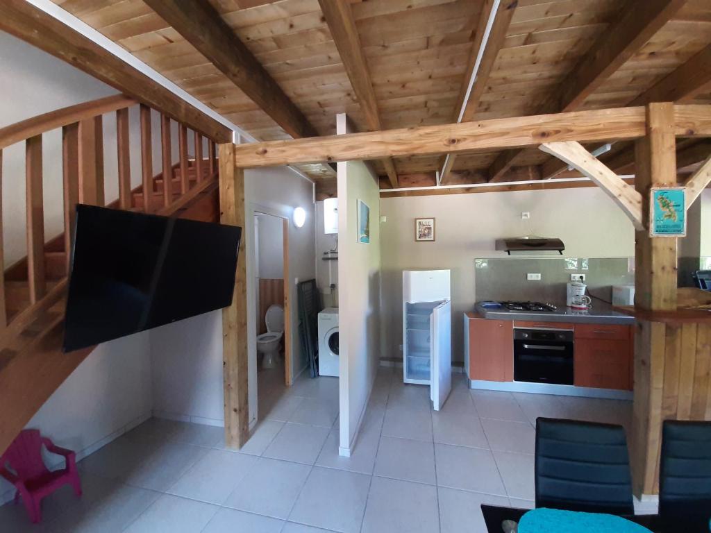 Kuchyň nebo kuchyňský kout v ubytování Les Monts Arlésien