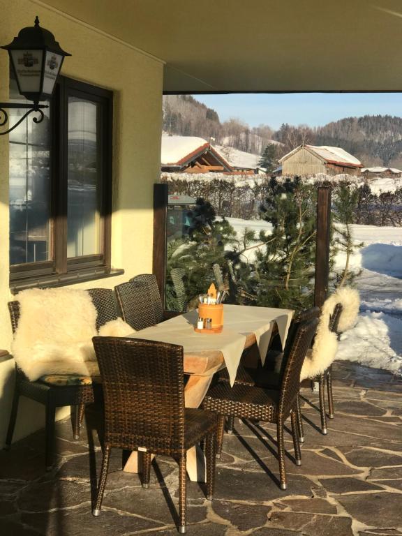 Nespecifikovaný výhled na hory nebo výhled na hory při pohledu z hotelu