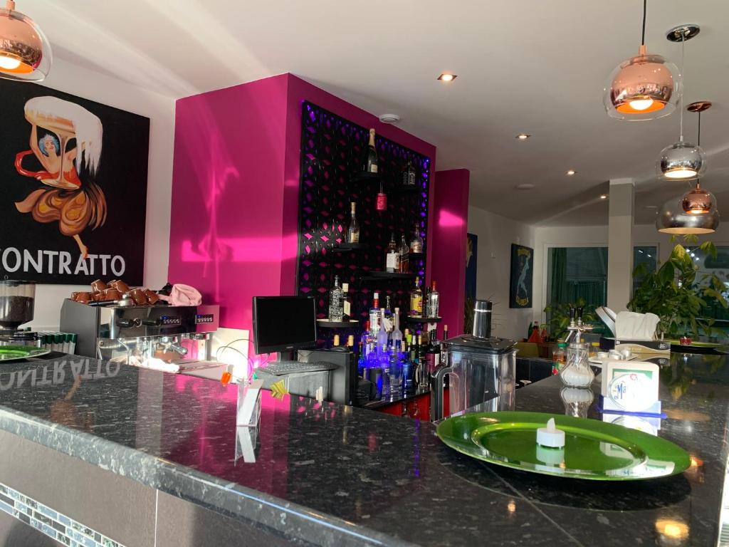 Getränke in der Unterkunft Confour Hotel