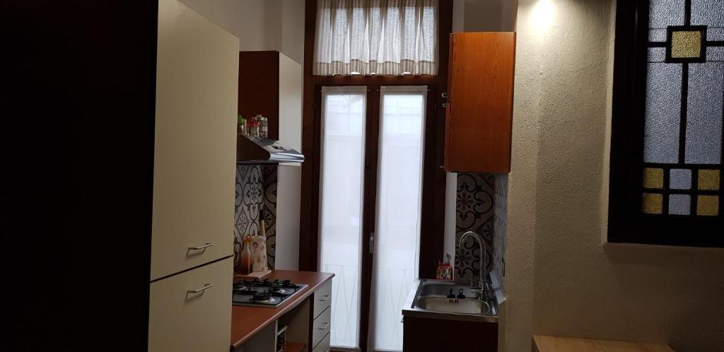 Kuchyňa alebo kuchynka v ubytovaní Mansarde & Suite Maison 1706 Lago Orta