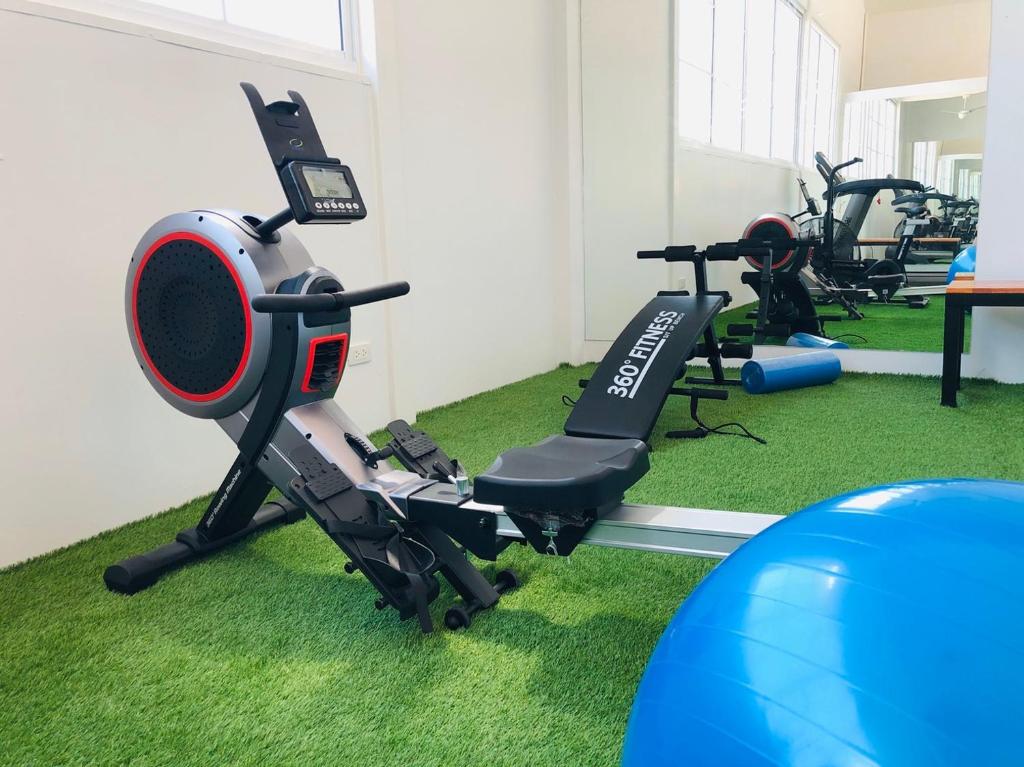 Fitness centrum a/nebo fitness zařízení v ubytování Peranakan House