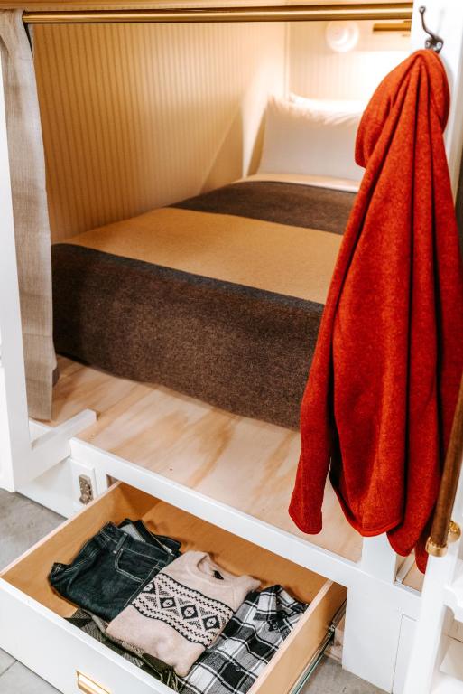 Postel nebo postele na pokoji v ubytování Cache House