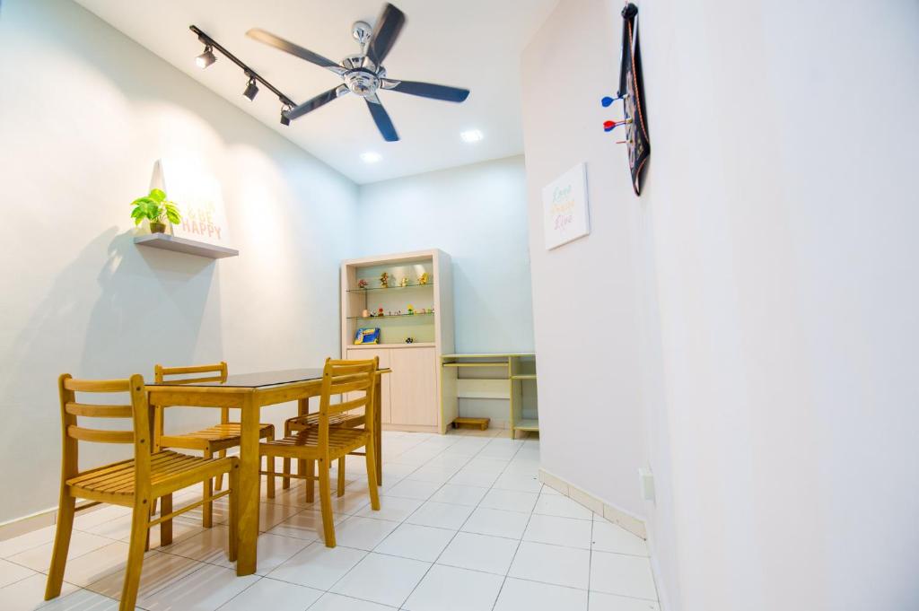 Fotografie z fotogalerie ubytování Homestay UTM JPO SKUDAI Pulai Jaya Kangkar Pulai Near Taman Universiti v destinaci Kampung Kangkar Pulai