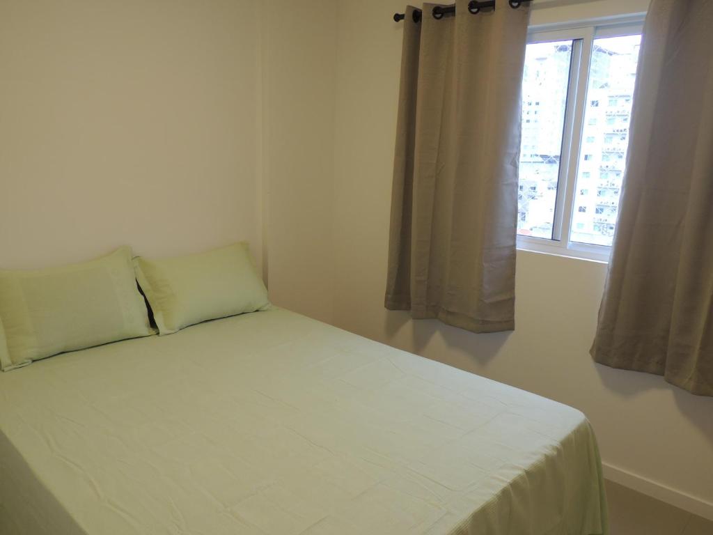  Apartamento 3 suítes - Meia Praia- com Telas de Proteção