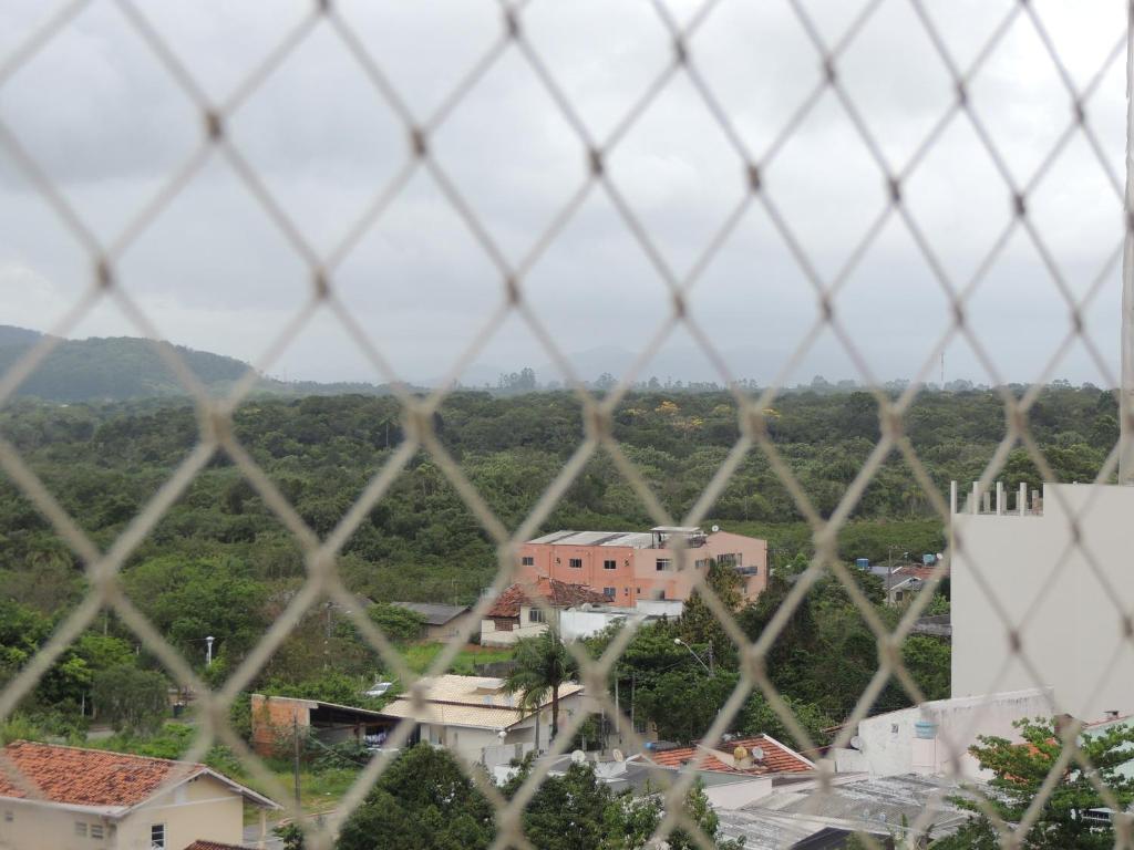  Apartamento 3 suítes - Meia Praia- com Telas de Proteção