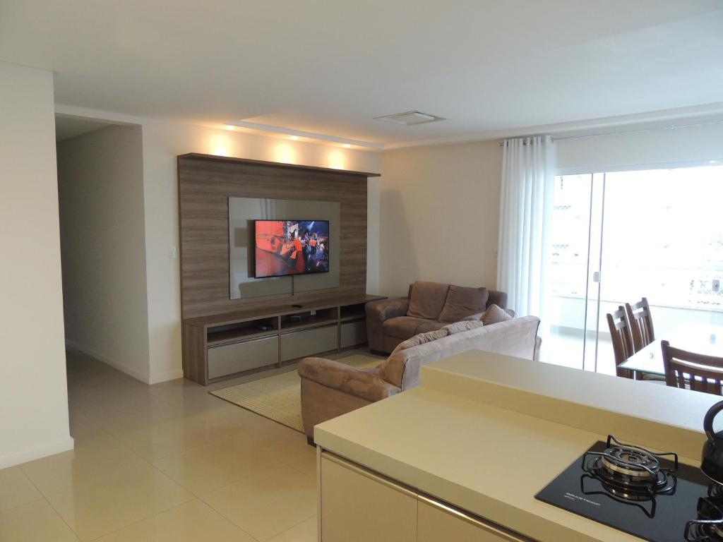  Apartamento 3 suítes - Meia Praia- com Telas de Proteção