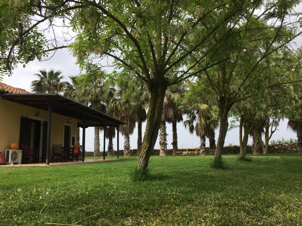 A garden outside Villagio