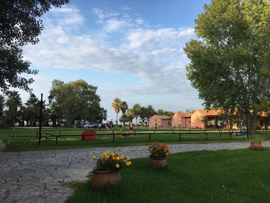 A garden outside Villagio