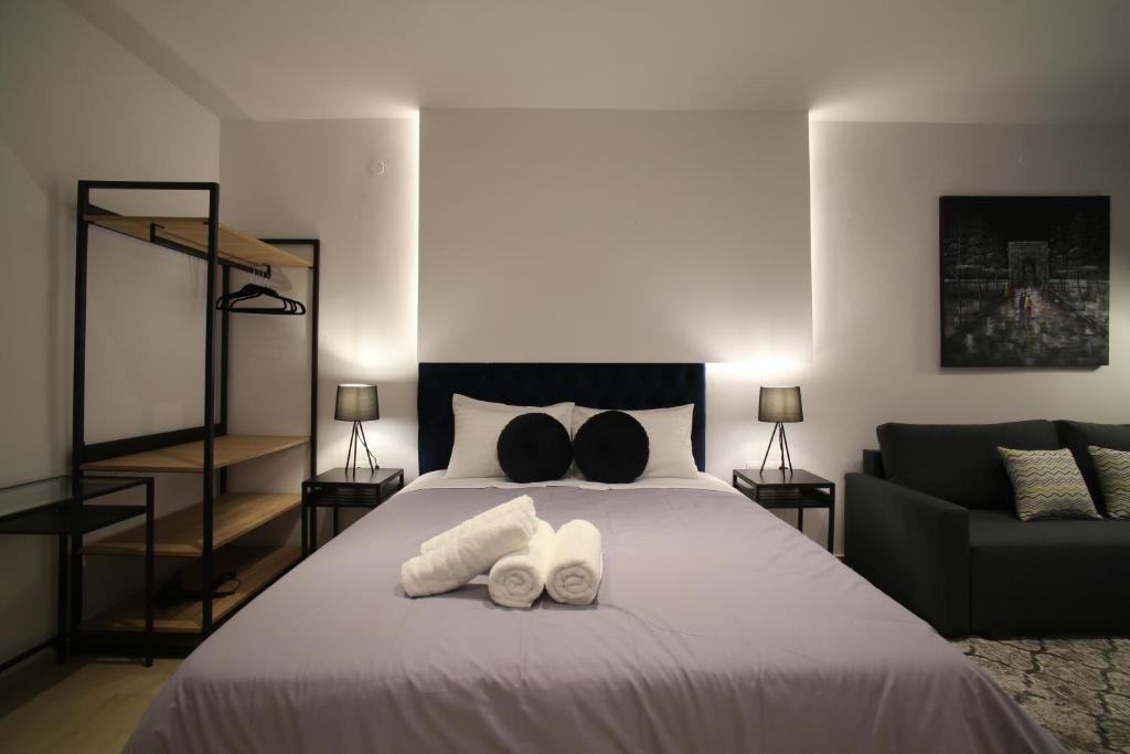 ZH Luxury Suites - 7