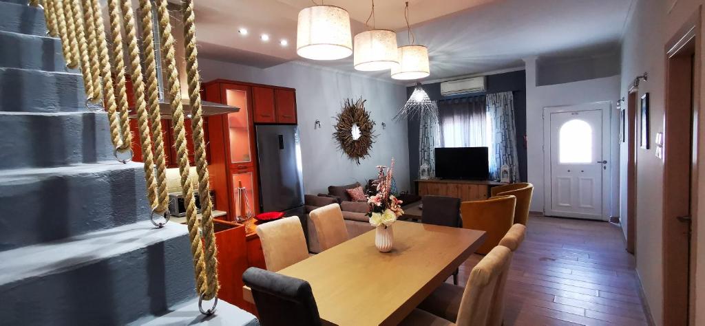 Alexandra's Home - 1