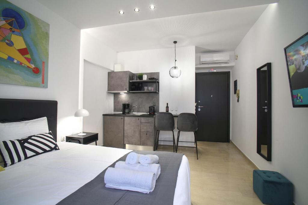 ZH Luxury Suites - 18