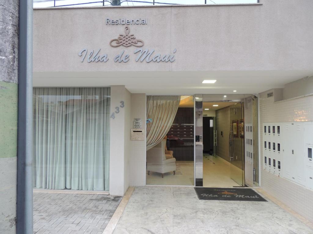  Apartamento 3 suítes - Meia Praia- com Telas de Proteção