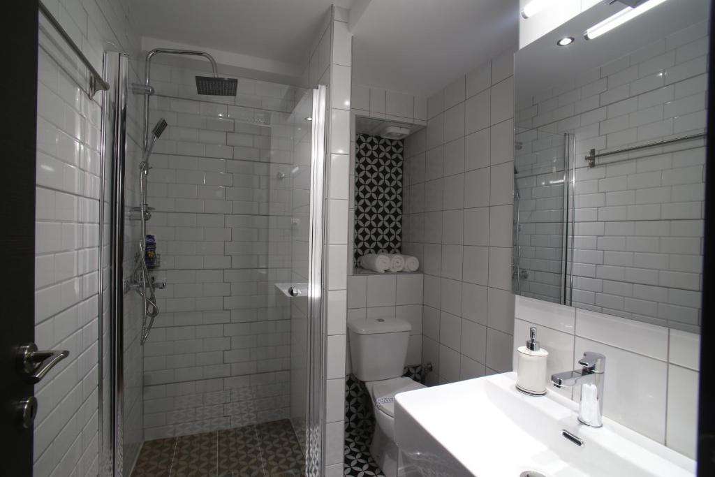 ZH Luxury Suites - 12