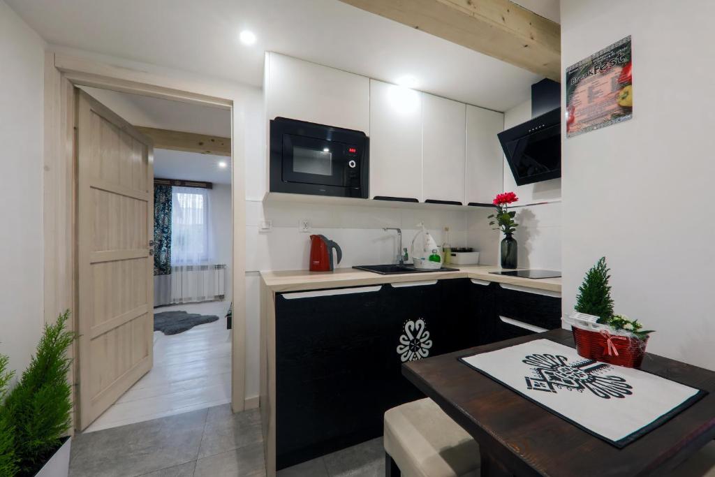 GÓRALSKA VILLA APARTAMENTY Z JACUZZI & HOME SPA & Zakopane - 4