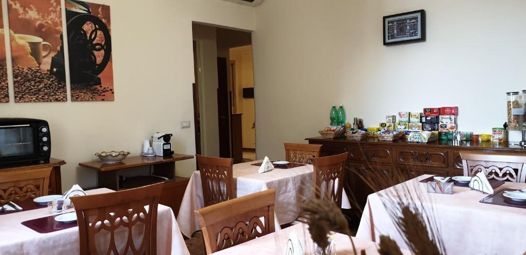 Telewizja i/lub zestaw kina domowego w obiekcie RS San Sebastiano Holidays