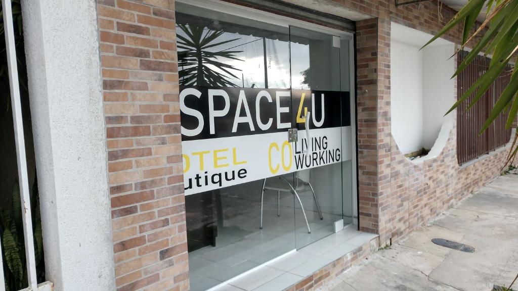  SPACE 4 U - HOTEL BOUTIQUE TEMÁTICO - Aeroporto