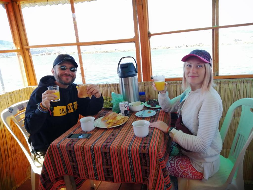 Nápoje v ubytování Uros Lodge Lover Titiqaqa