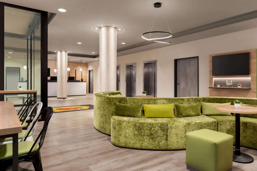 Posezení v ubytování Super 8 by Wyndham Hamburg Mitte