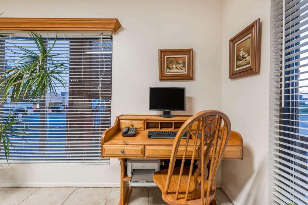 Super 8 by Wyndham Waco/Mall area TX photo