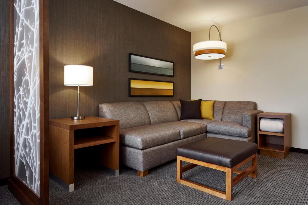 Posezení v ubytování Hyatt Place Wilmington Riverfront