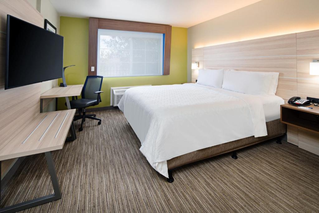 Holiday Inn Express & Suites Watsonville by IHG photo