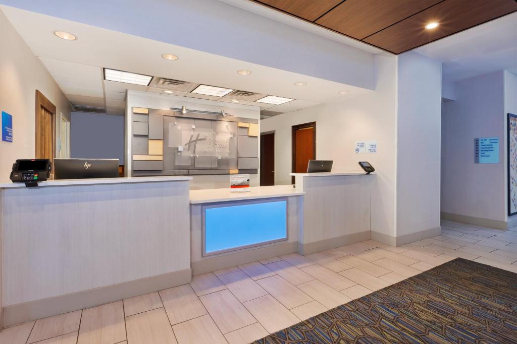 Holiday Inn Express Hotel & Suites Cleveland-Richfield by IHG photo