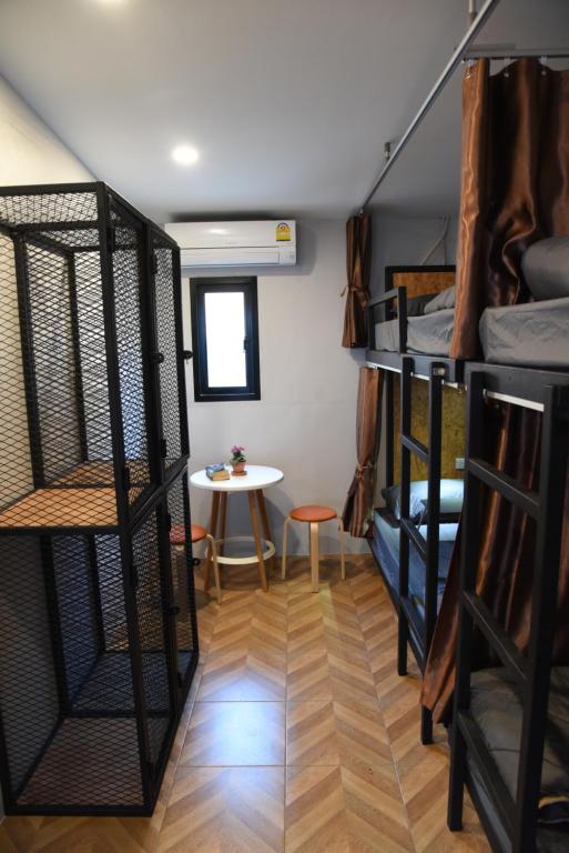 Postel nebo postele na pokoji v ubytování Zleepingpills Aonang Krabi