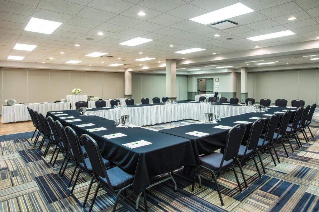 Konferenční prostory v ubytování Holiday Inn & Suites Grande Prairie by IHG