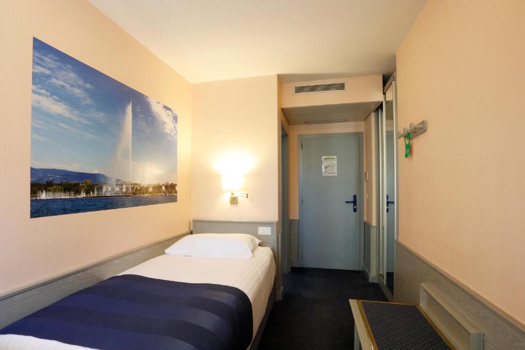 
Standard Single Room
