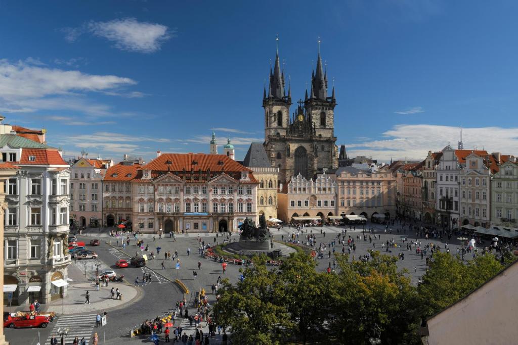Nespecifikovaný výhled na destinaci Praha nebo výhled na město při pohledu z hotelu