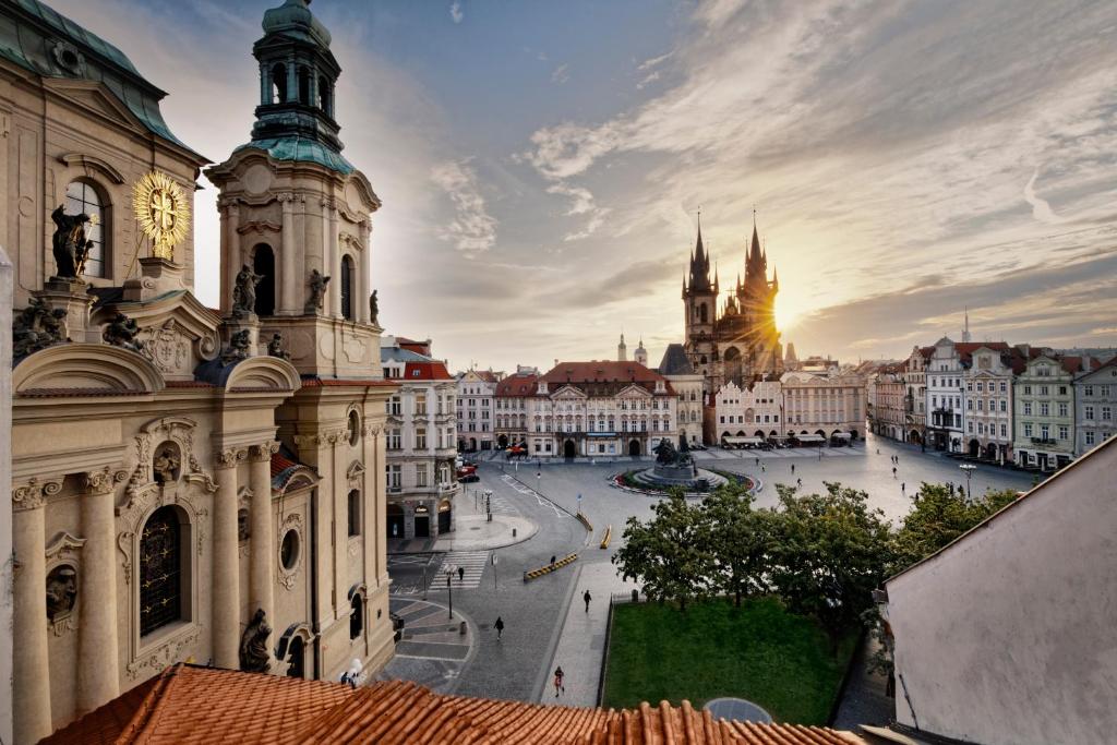 Nespecifikovaný výhled na destinaci Praha nebo výhled na město při pohledu z hotelu